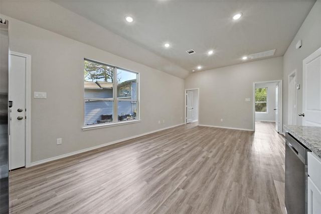 1307 St Lawrence River Rd, Conroe, TX 77385