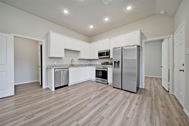 1307 St Lawrence River Rd, Conroe, TX 77385