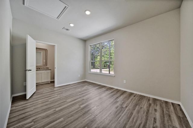 1307 St Lawrence River Rd, Conroe, TX 77385