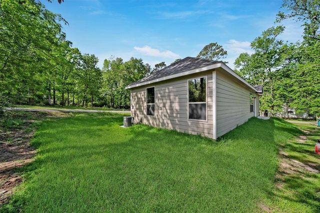 1307 St Lawrence River Rd, Conroe, TX 77385