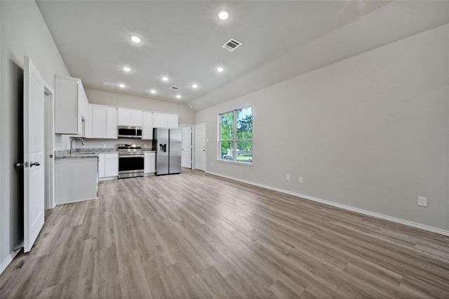 1307 St Lawrence River Rd, Conroe, TX 77385