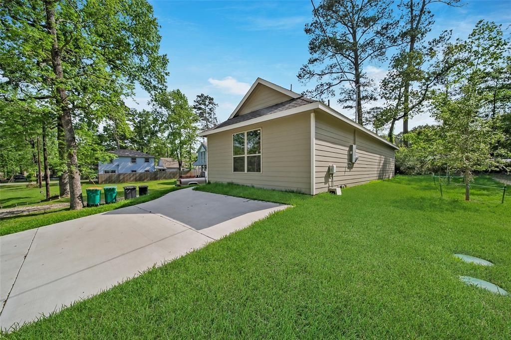 1307 St Lawrence River Rd, Conroe, TX 77385