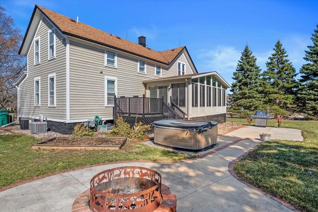 W156N5045 Pilgrim ROAD, Menomonee Falls, WI 53051
