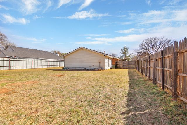 2216 86th Street, Lubbock, TX 79423