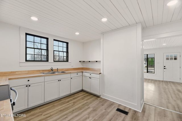 507 E Inskip Drive, Knoxville, TN 37912