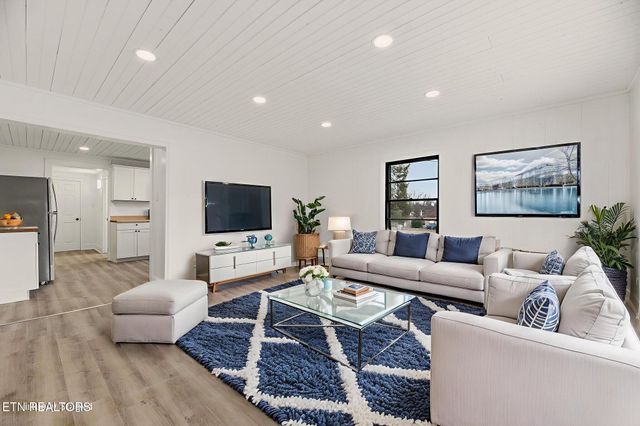 507 E Inskip Drive, Knoxville, TN 37912