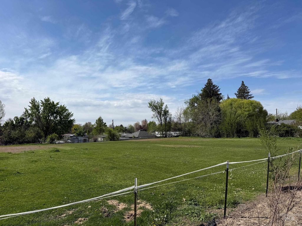 6 Minot St, Middleton, ID 83644 photo 2