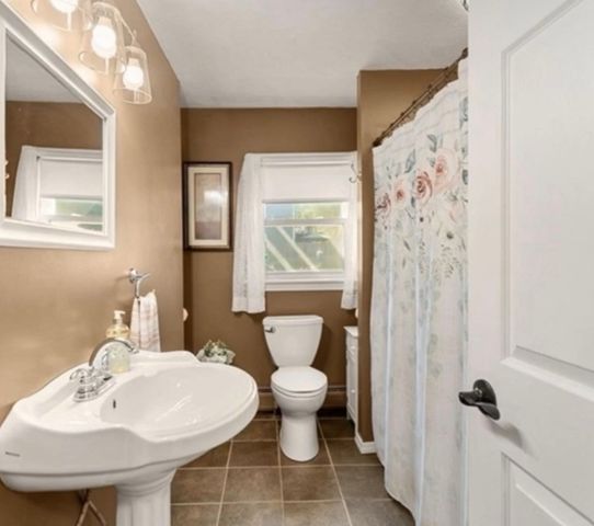 200 Lynnfield St 1, Peabody, MA 01960