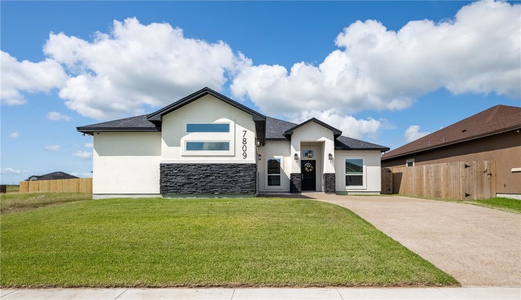 7809 Hulk Dr, Corpus Christi, TX 78414