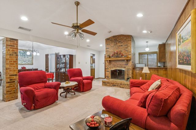 2009 Glenbrook Meadows Drive, Garland, TX 75040