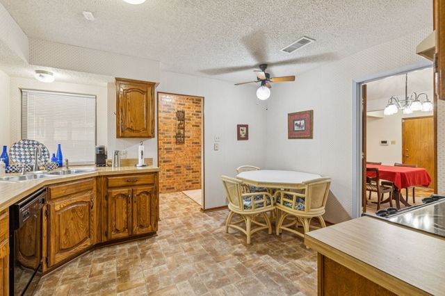 2009 Glenbrook Meadows Drive, Garland, TX 75040