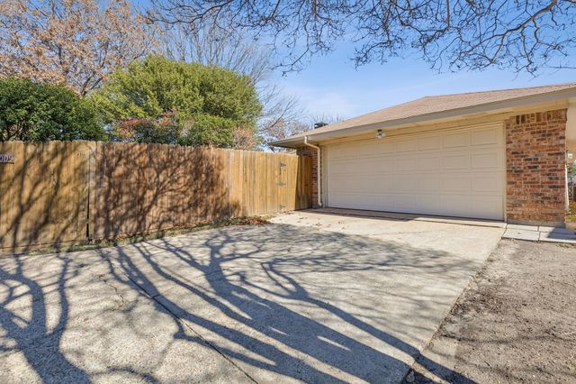 2009 Glenbrook Meadows Drive, Garland, TX 75040