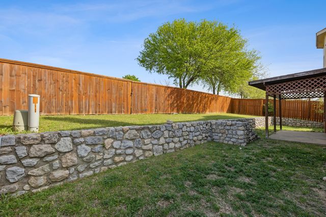 1500 Chateau Lane, Mansfield, TX 76063