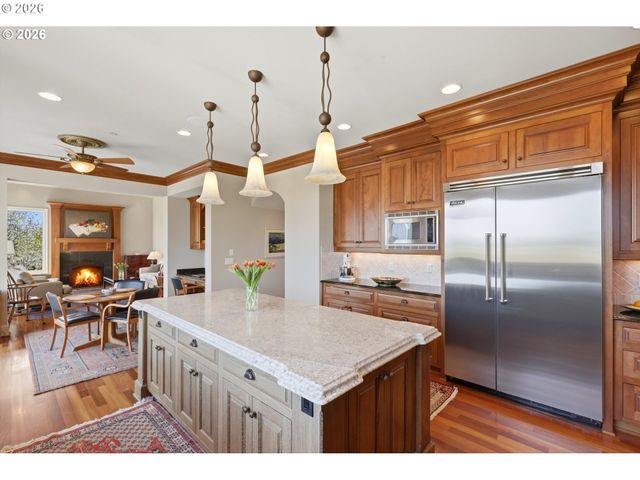 2107 Sw MARKET STREET Dr, Portland, OR 97201