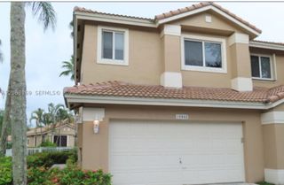 15842 SW 10th St, Pembroke Pines, FL 33027