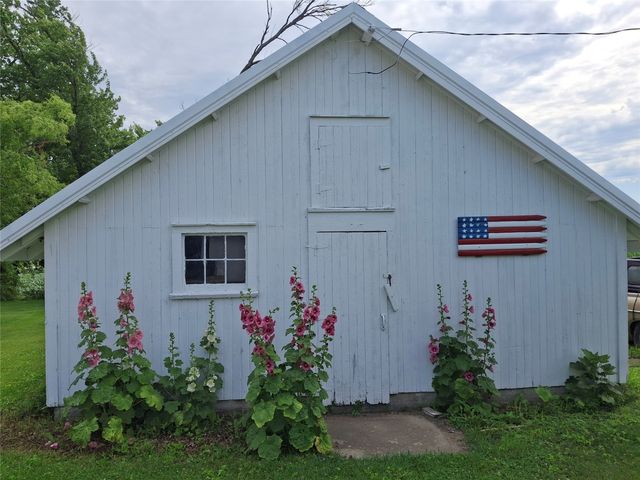 2482 65th Street, Vinton, IA 52349