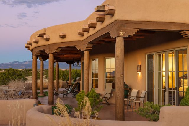 81 W Calle Ventoso, Santa Fe, NM 87506