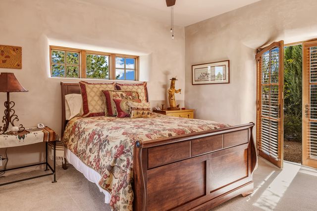 81 W Calle Ventoso, Santa Fe, NM 87506