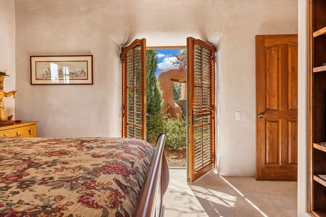 81 W Calle Ventoso, Santa Fe, NM 87506