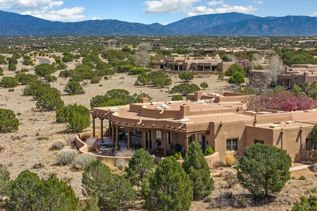 81 W Calle Ventoso, Santa Fe, NM 87506