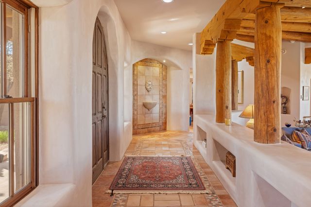 81 W Calle Ventoso, Santa Fe, NM 87506