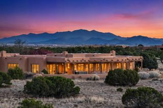 81 W Calle Ventoso, Santa Fe, NM 87506