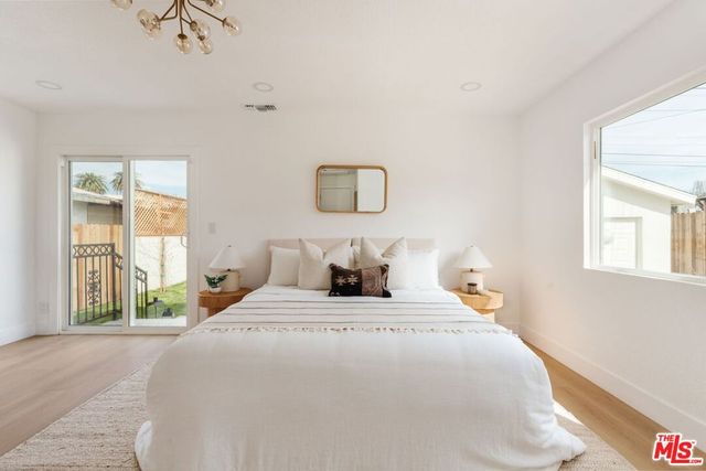 1317 W 48th Street, Los Angeles, CA 90037