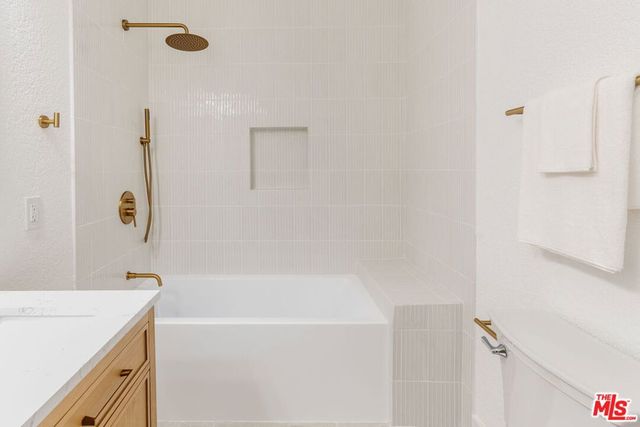 1317 W 48th Street, Los Angeles, CA 90037