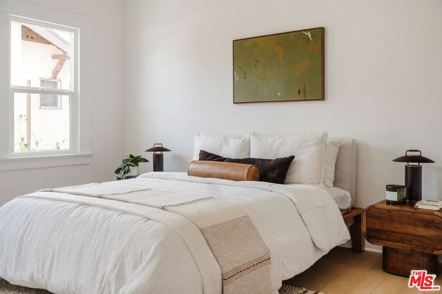 1317 W 48th Street, Los Angeles, CA 90037