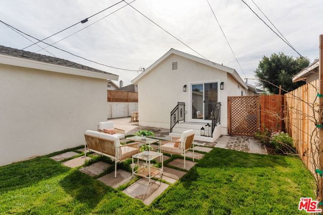 1317 W 48th Street, Los Angeles, CA 90037