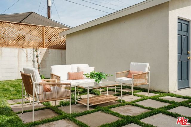 1317 W 48th Street, Los Angeles, CA 90037