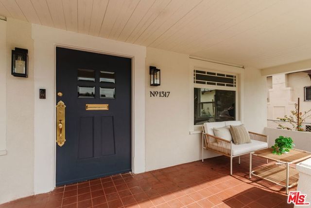 1317 W 48th Street, Los Angeles, CA 90037