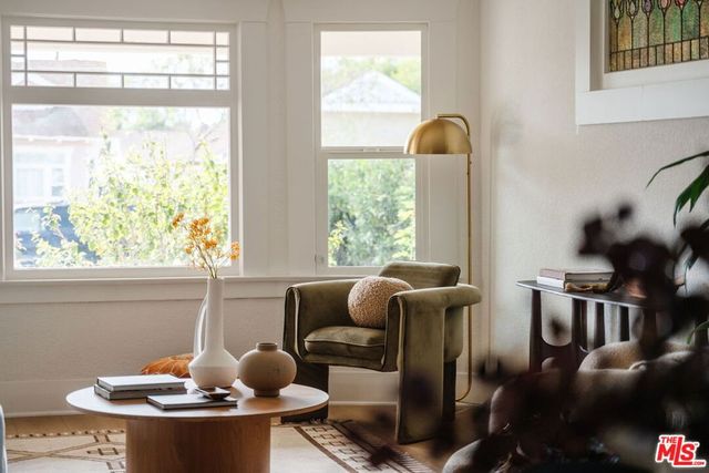 1317 W 48th Street, Los Angeles, CA 90037