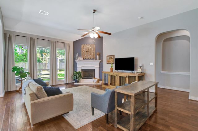 9618 Brannok Lane, Tomball, TX 77375