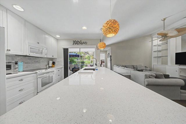 4203 Water Oak Court, Palm Beach Gardens, FL 33410