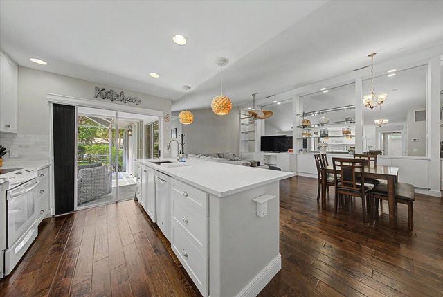 4203 Water Oak Court, Palm Beach Gardens, FL 33410