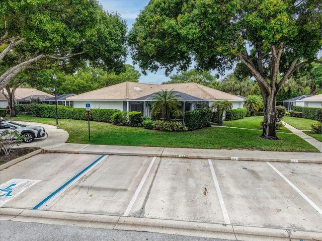 4203 Water Oak Court, Palm Beach Gardens, FL 33410