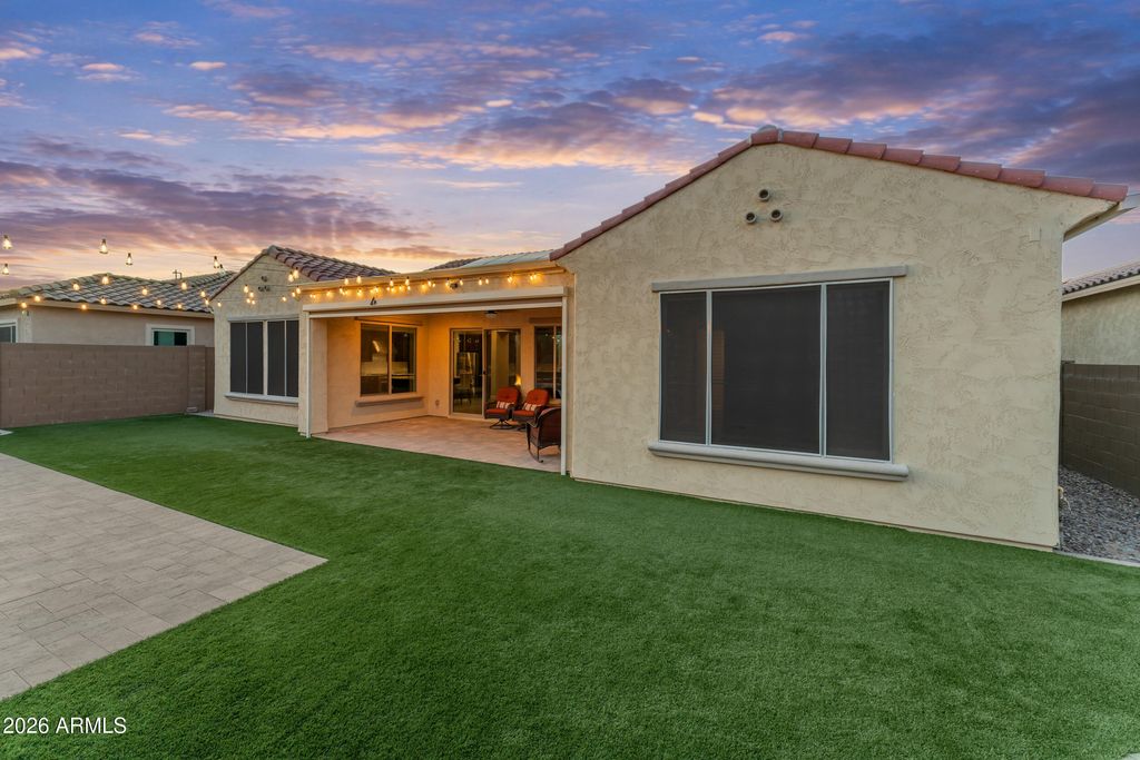 Image 7 of property listing at 7369 W CACTUS WREN Way, Florence, AZ 85132