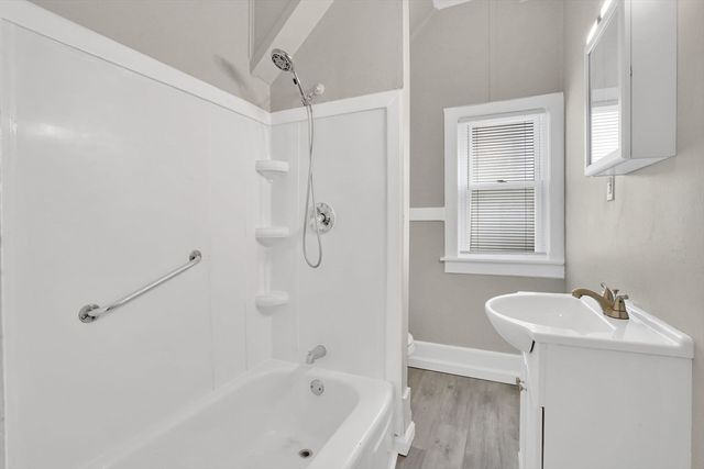 139 Bay St, Springfield, MA 01109