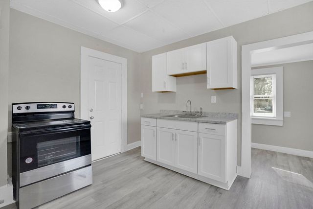 139 Bay St, Springfield, MA 01109
