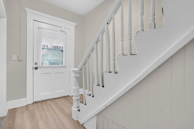 139 Bay St, Springfield, MA 01109
