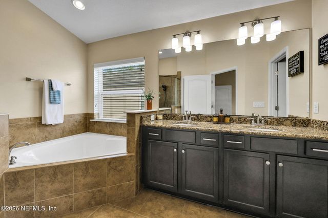 1521 LANTERN LIGHT Trail, Middleburg, FL 32068