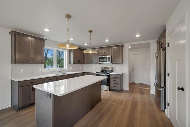 1631 EMERSON COURT, Green Bay, WI 54313