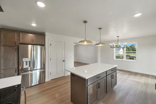 1631 EMERSON COURT, Green Bay, WI 54313
