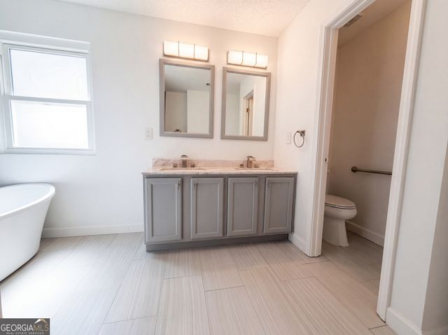 345 Espana Street, South Fulton, GA 30349