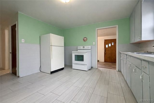 3534 Ferry Avenue, Niagara Falls, NY 14301