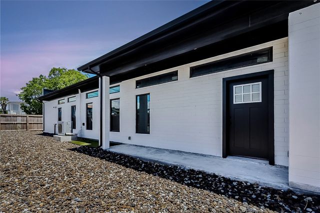 626 Glazebrook St A, Corpus Christi, TX 78404