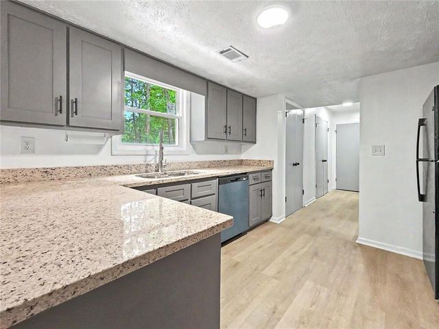 7156 Whitfield Drive, Riverdale, GA 30296