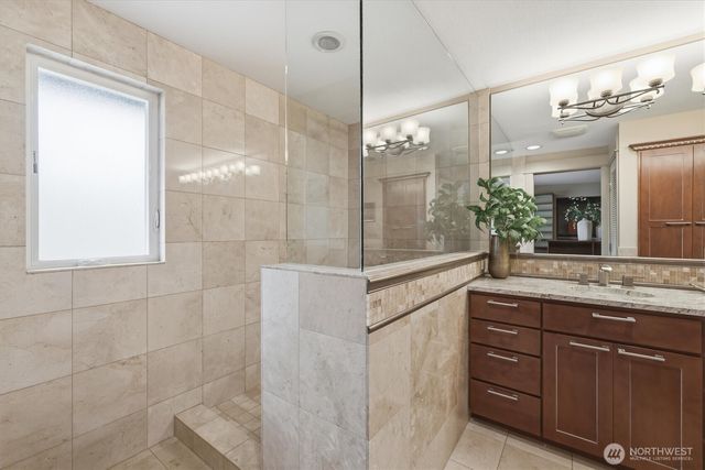 216 131st Avenue NE, Bellevue, WA 98005