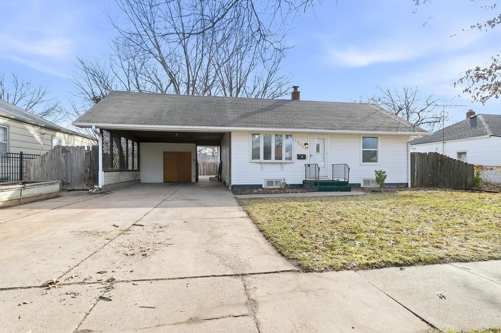 1820 S Bleckley Dr, Wichita, KS 67218